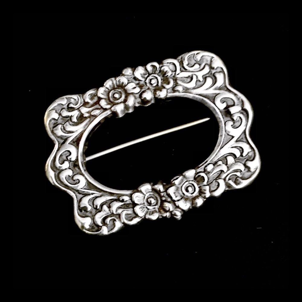 Vintage silver brooch